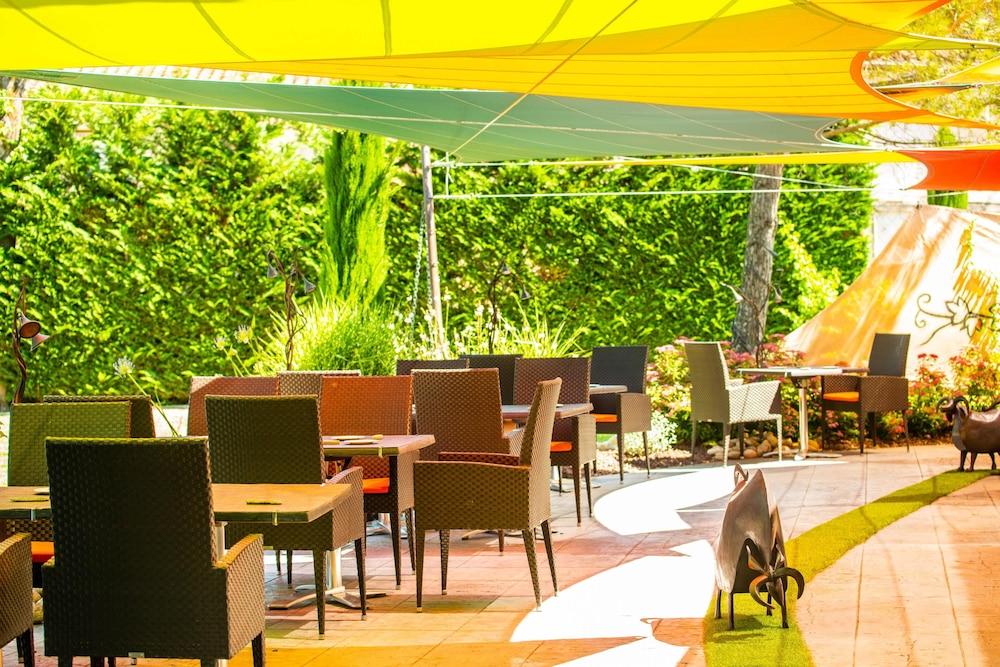 Hotel Le Parc - La Table De Franck Putelat Carcassonne Exterior photo